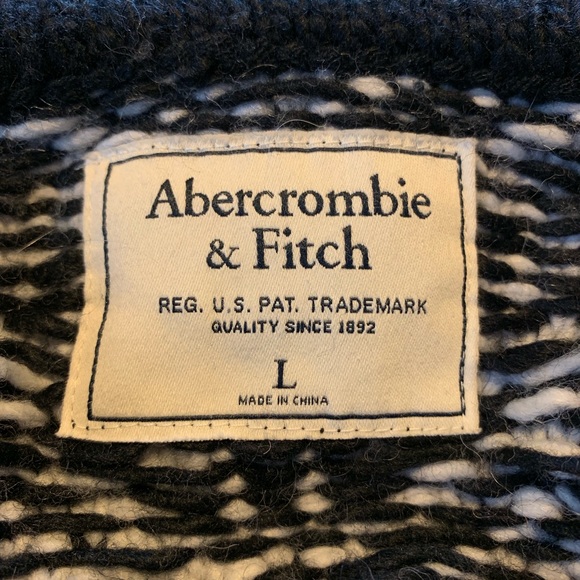 Sweater - Picture 4 of 4